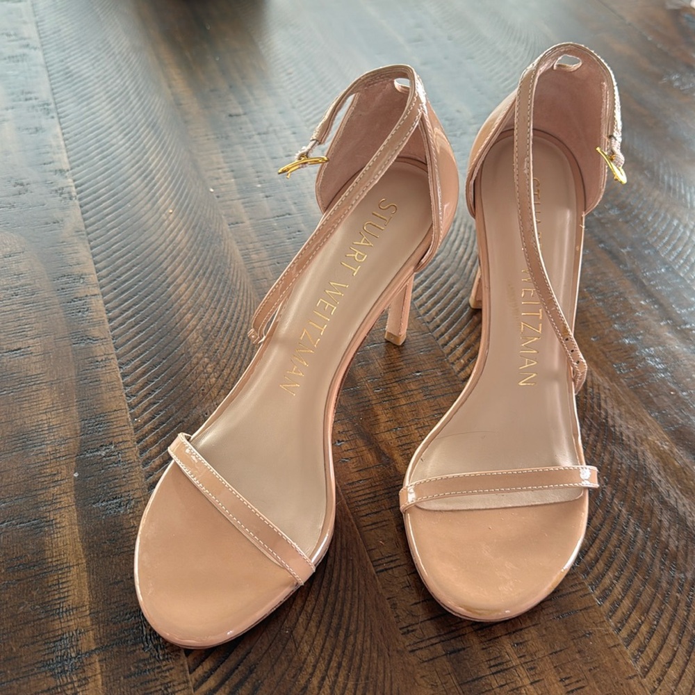Stuart Weitzman size 5 1/2 tan sandles